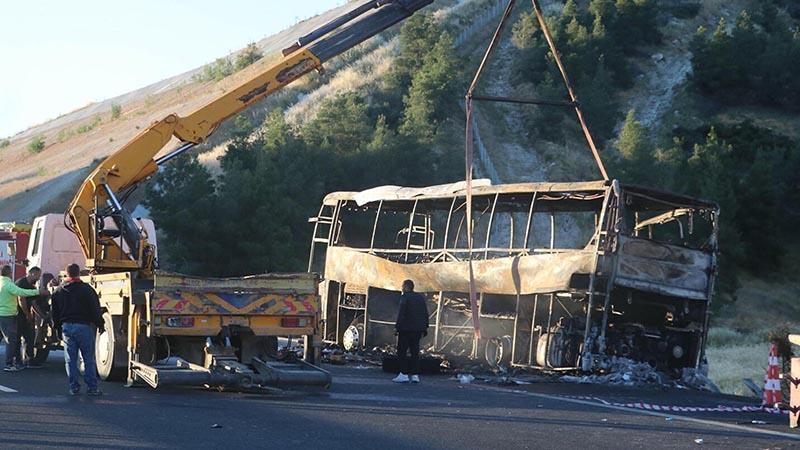 1'i bebek 8 kişinin öldüğü kazadan 20 dakika önce, otobüs şoförü, arıza nedeniyle durup aracı kontrol etmiş