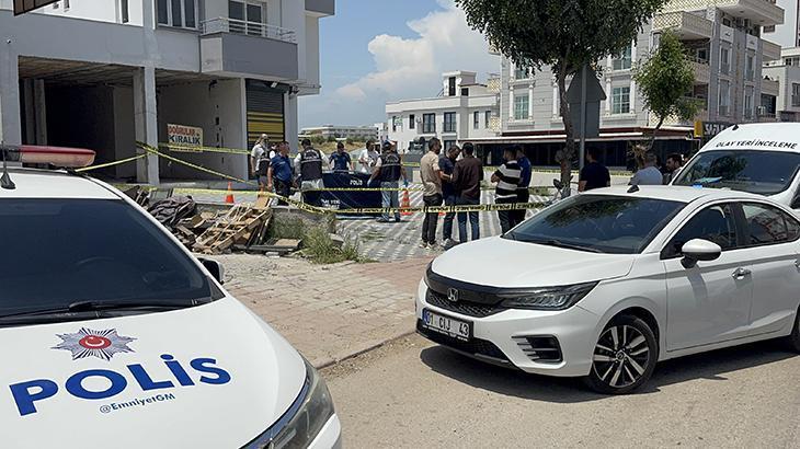 Adana'da babası tarafından vurularak öldürülen genç defnedildi