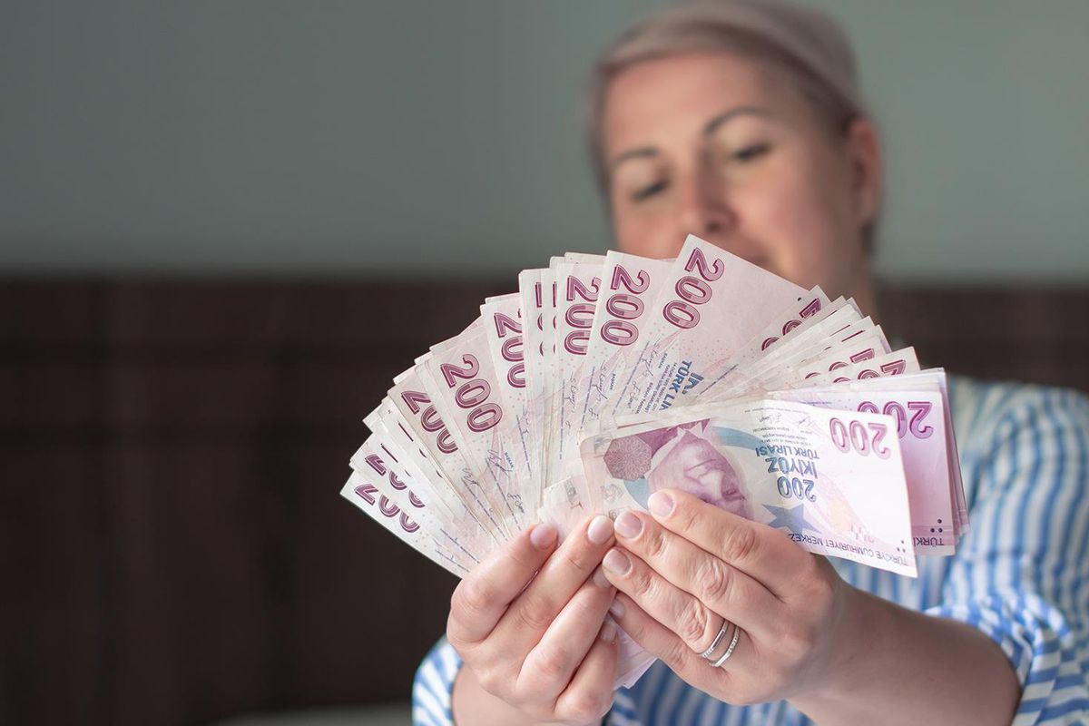 AK Parti kaynakları en düşük emekli maaşı için rakam verdi
