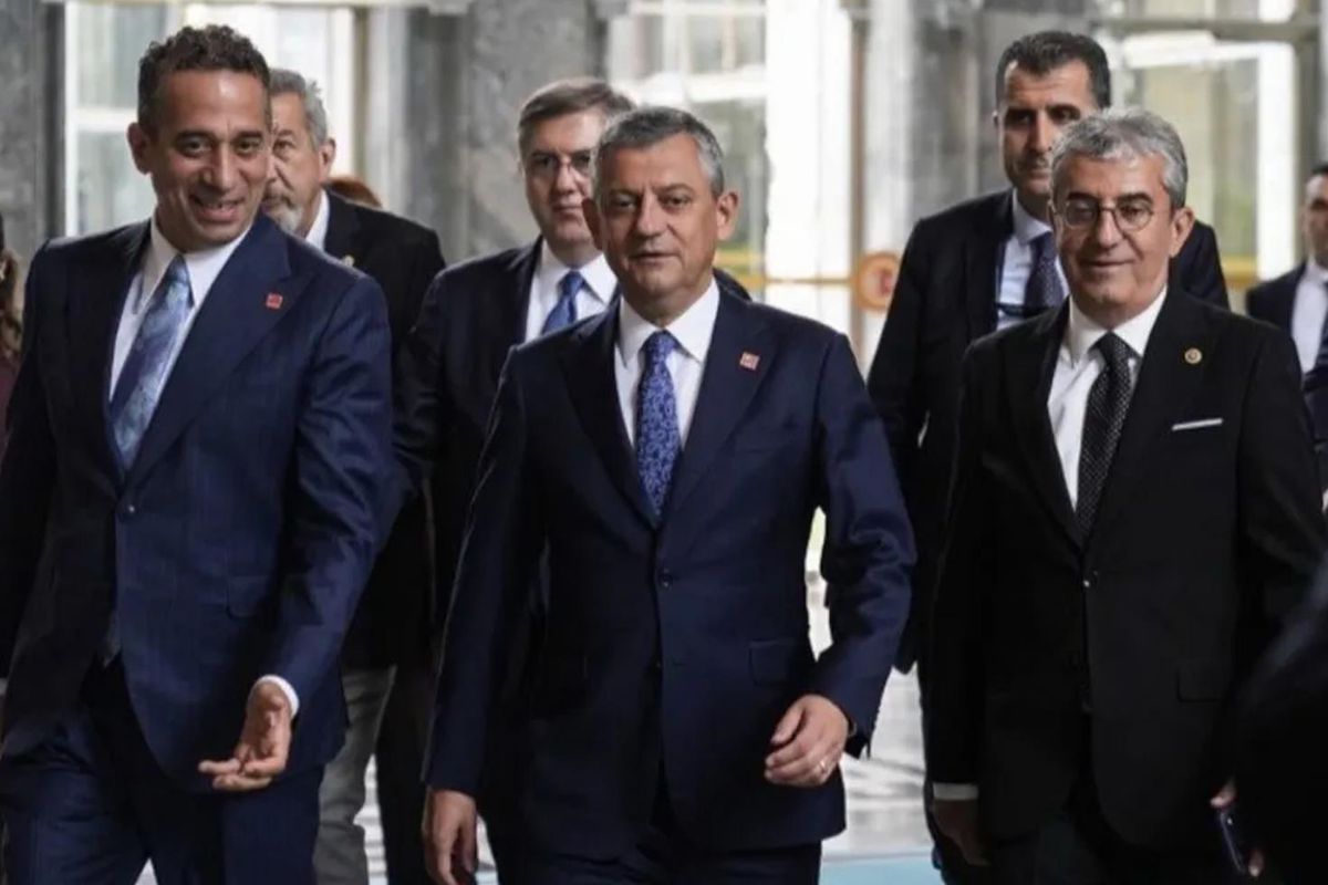Ali Mahir Başarır ve Gökhan Günaydın'ın CHP Grup Başkanvekillikleri düştü