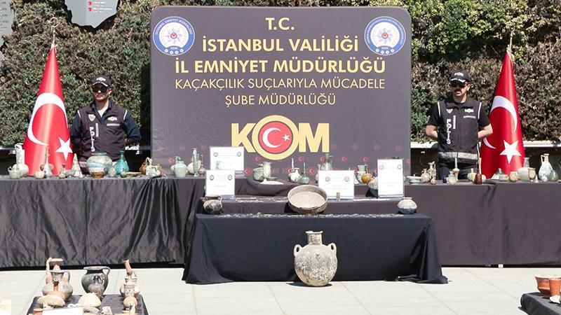 Beykoz'da ele geçirilen 10 bini aşkın tarihi eser İstanbul Emniyet Müdürlüğü'nde sergilendi
