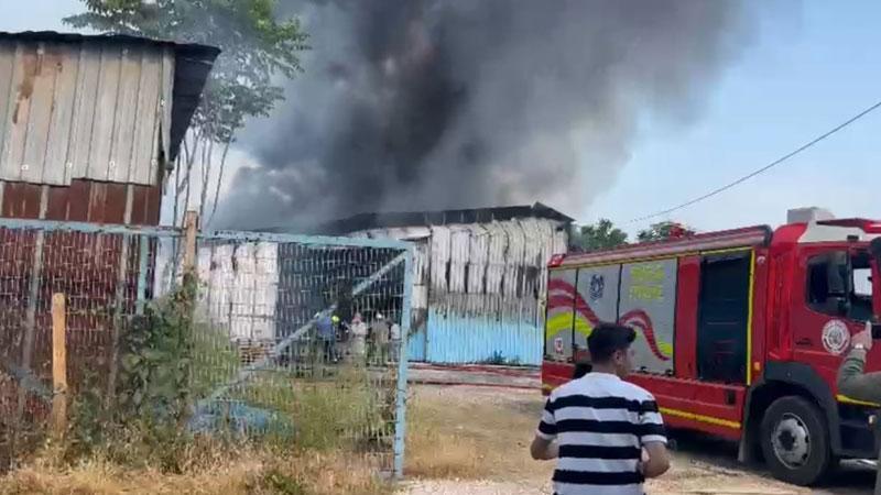 Bursa'da boya imalathanesinde yangın