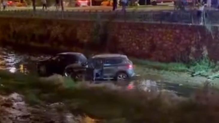 Bursa'da zincirleme kaza! 2 otomobil dereye uçtu: 6 yaralı