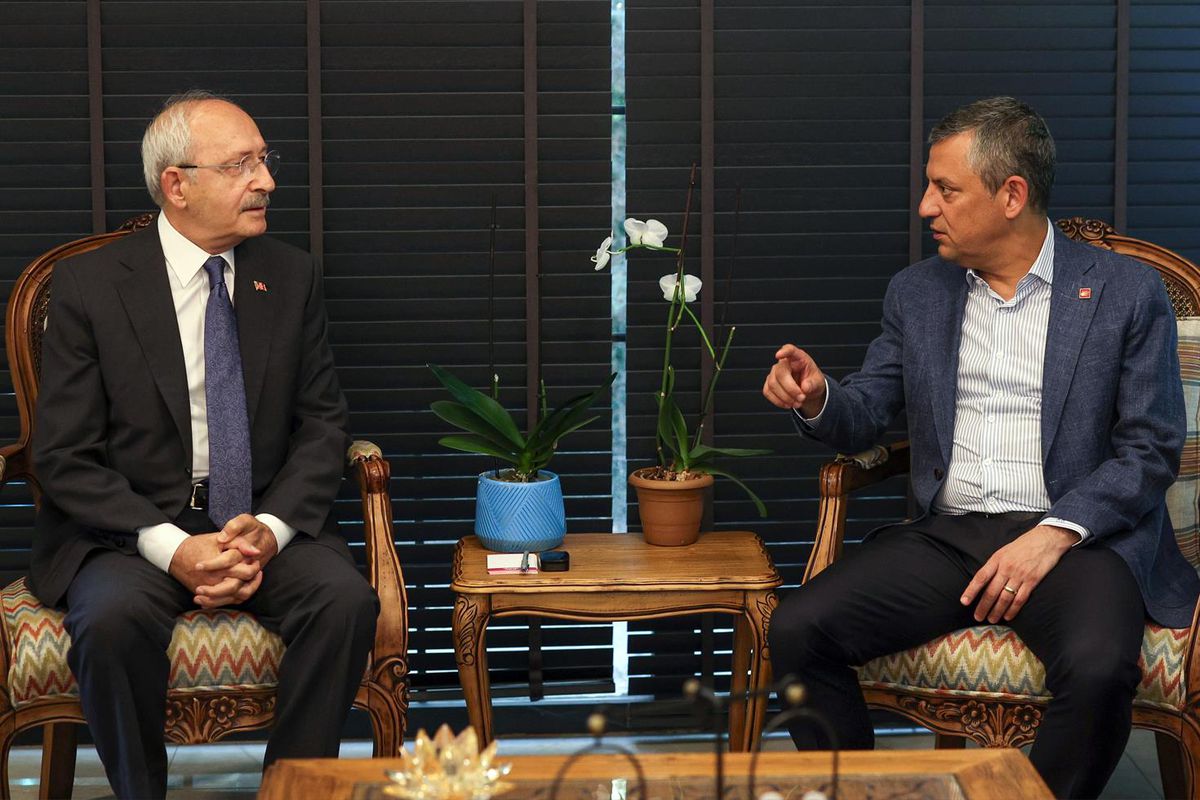 CHP'de iki ayrı buluşma