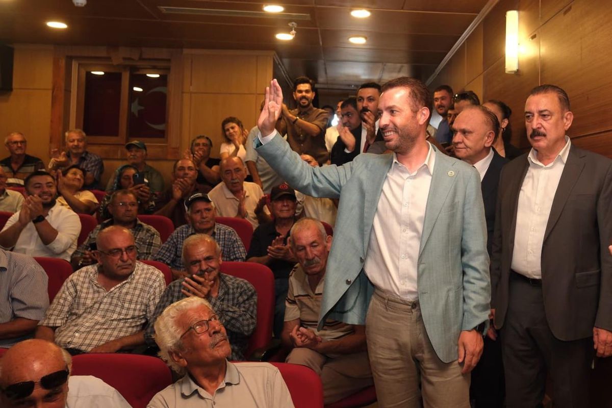 CHP'deki bölünme devam ediyor: Belediye başkanı istifa etti