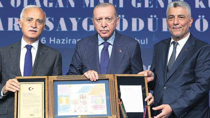Cumhurbaşkanı Erdoğan, Ustalara Saygı Ödül Töreni’nde konuştu: Küresel alanda daha güçlü olacağız