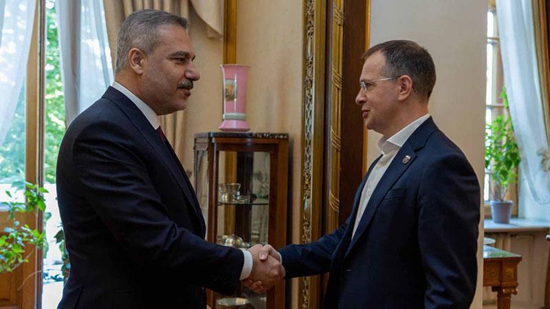 Dışişleri Bakanı Fidan, Putin'in danışmanları Medinskiy ve Levitin'i kabul etti