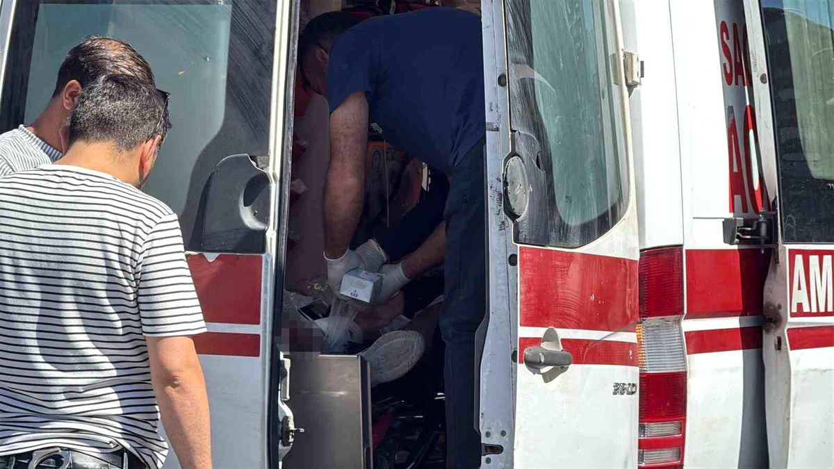 Diyarbakır'da alkol aldığı arkadaşı tarafından bacaklarından vuruldu