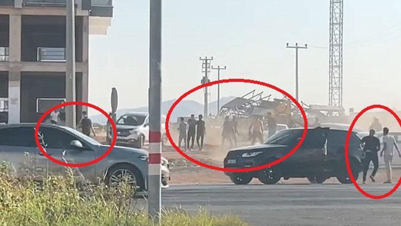 Diyarbakır’da taşlı, sopalı kavga kamerada: 2 yaralı