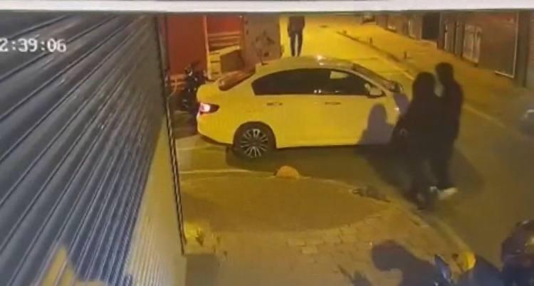 Fatih’te binaya kurşun yağdırdılar! Özel harekat destekli operasyonda yakalandılar: 3 şüpheli tutuklandı
