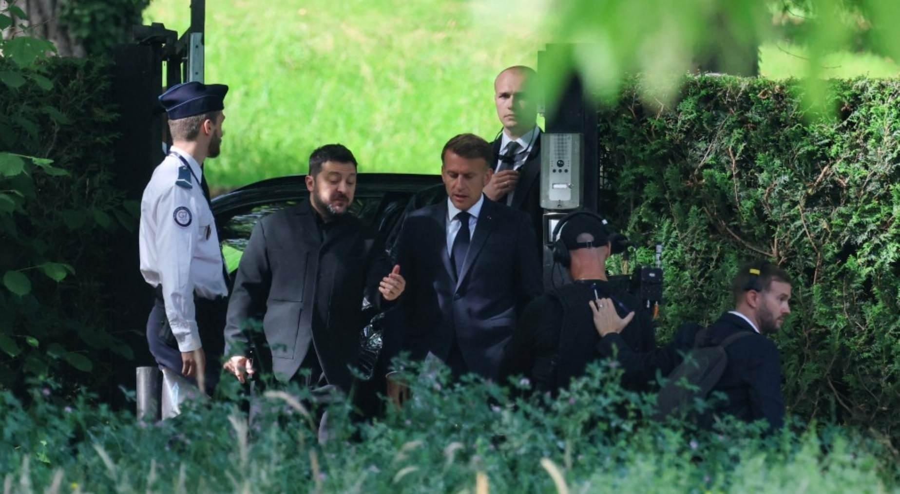 G7 Zirvesi'nde Macron ve Zelenskiy'den Trump dedikodusu! Mikrofon açık kaldı