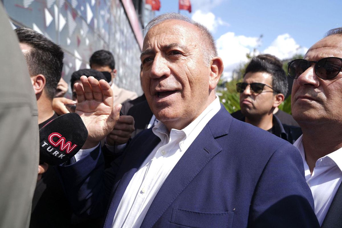 Gürsel Tekin'in kayyumluk görevi son buldu