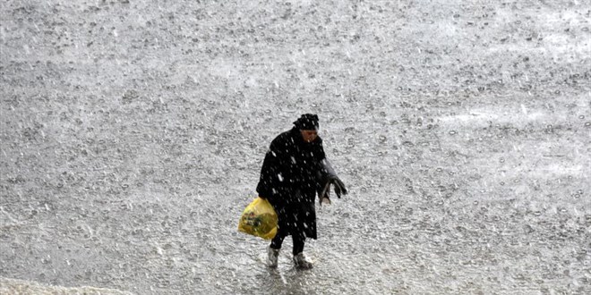 Hava 7 derece soğuyor, 76 ilde sağanak var