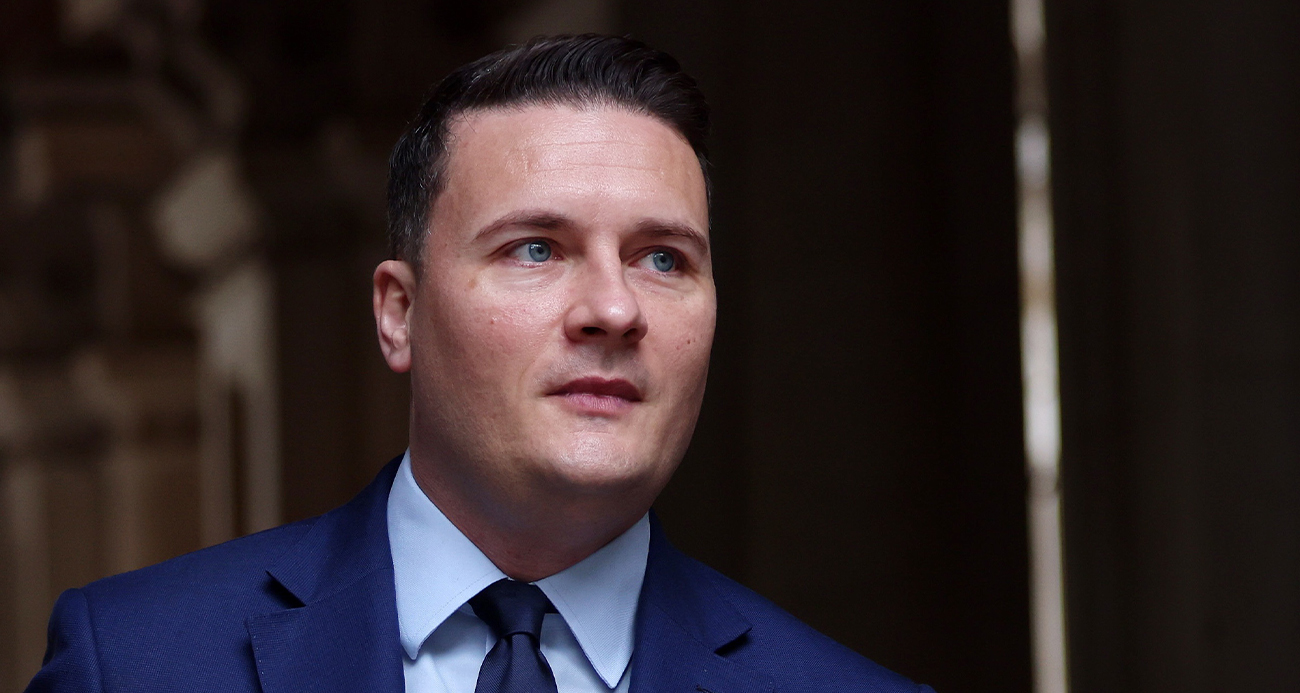 İngiltere’de istifa eden eski bakandan Başbakan Starmer ile rekabet çağrısı