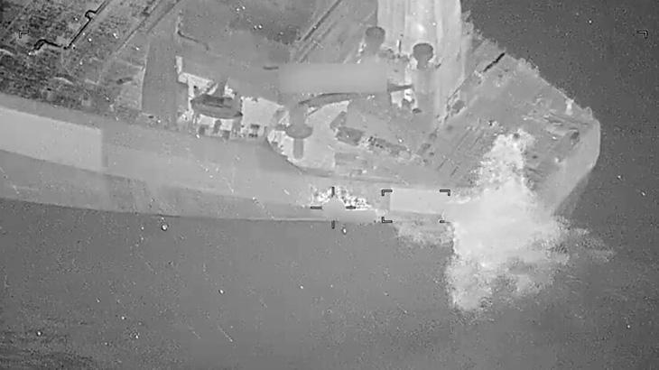 İran Devrim Muhafızları Ordusu, Kuveyt'teki ABD üslerini vurduğunu açıkladı