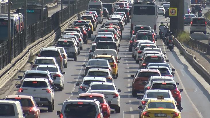 İstanbul'da haftanın ilk iş gününde trafik yoğunluğu