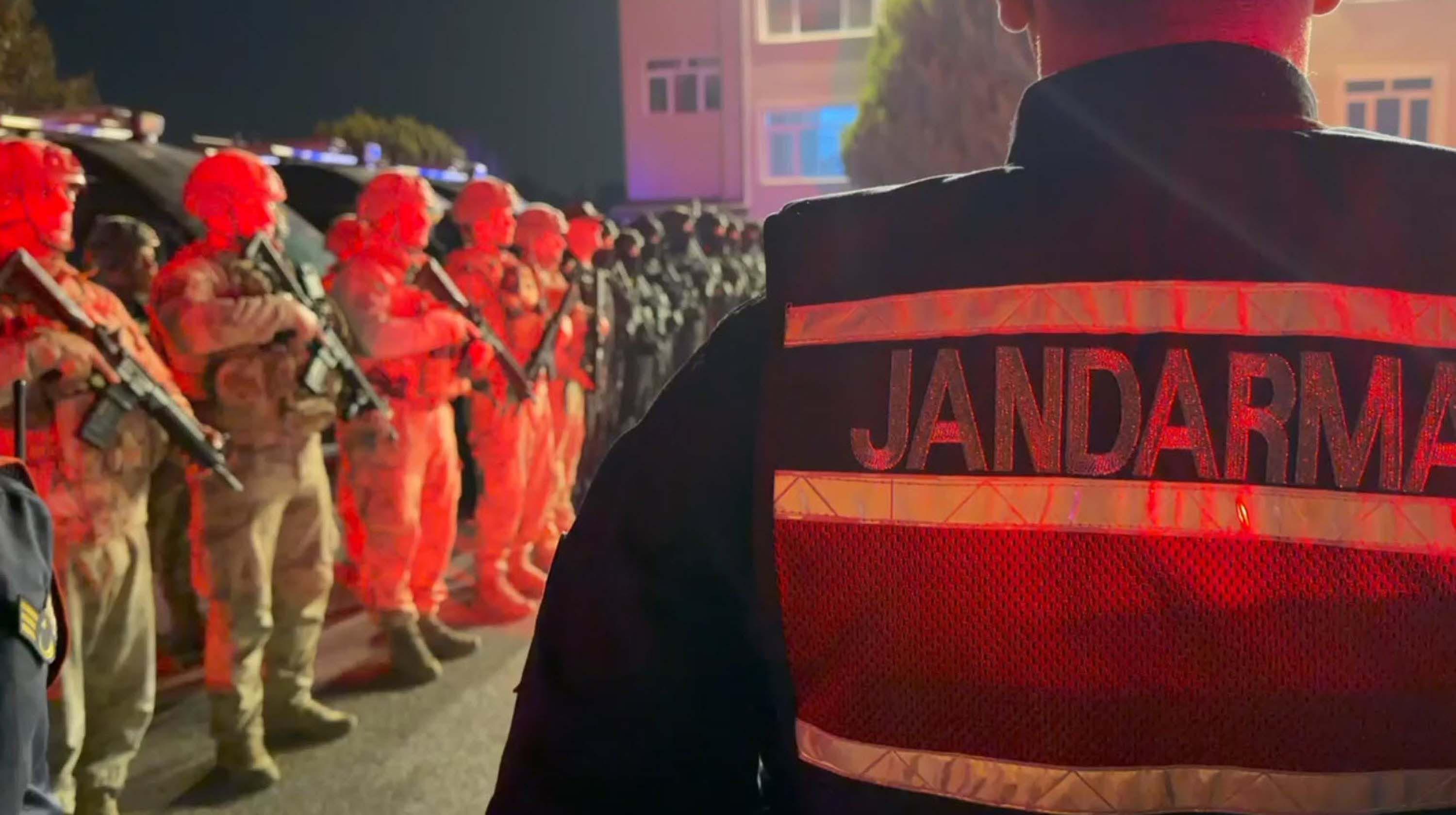 İzmir'de Büyükşehir iştiraki şirkete operasyon! Eski İZBETON müdürü aranıyor
