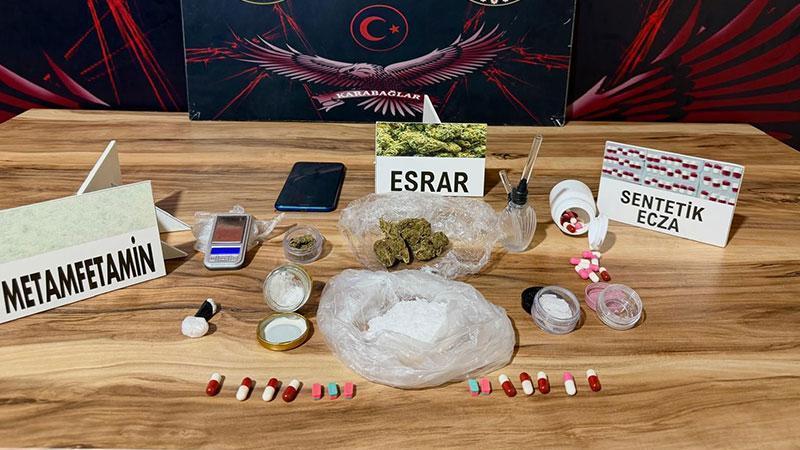 İzmir’de uyuşturucu operasyonu: 3 tutuklama