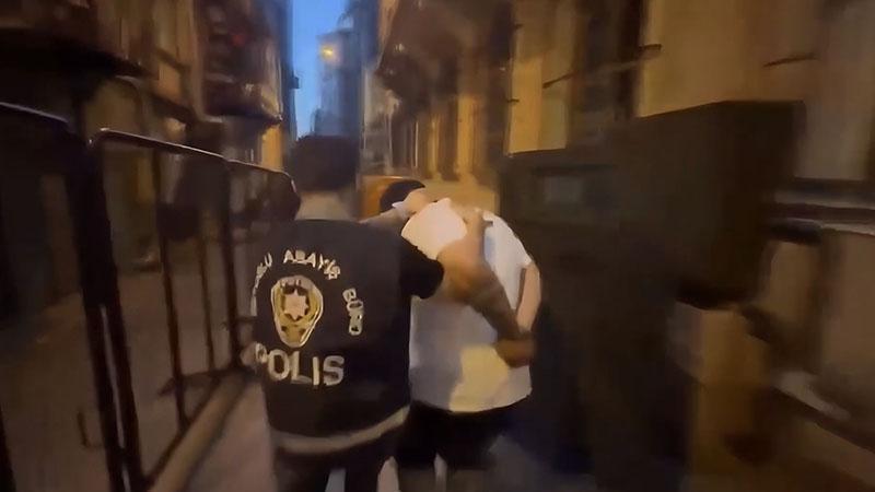 Karaköy’de markete silahlı saldırı yapan şüpheli 70 kamera görüntüsü incelenerek yakalandı