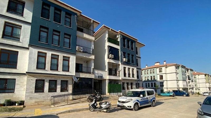 Kızı tarafından tabancayla vurulmuş halde bulunan kadın hastanede öldü