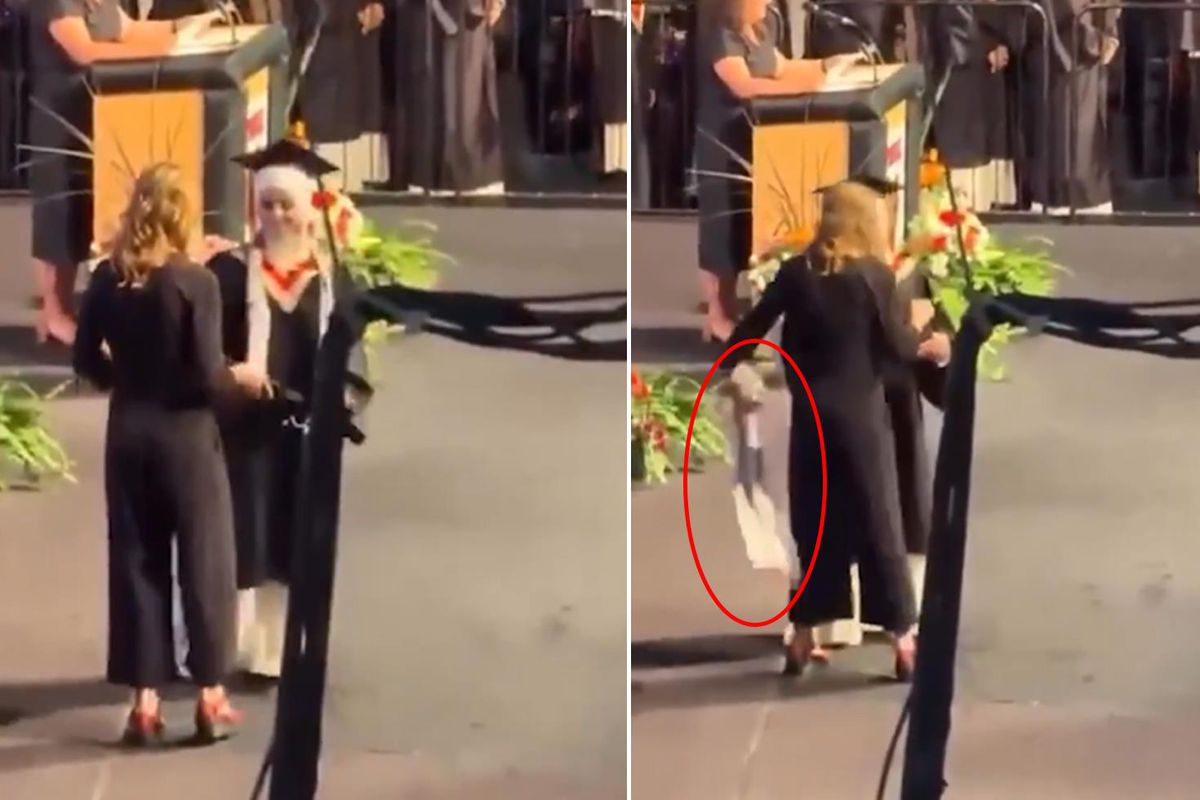 Mezuniyet töreninde skandal! Filistinli öğrencinin boynundaki kefiyeyi çekip çıkardı