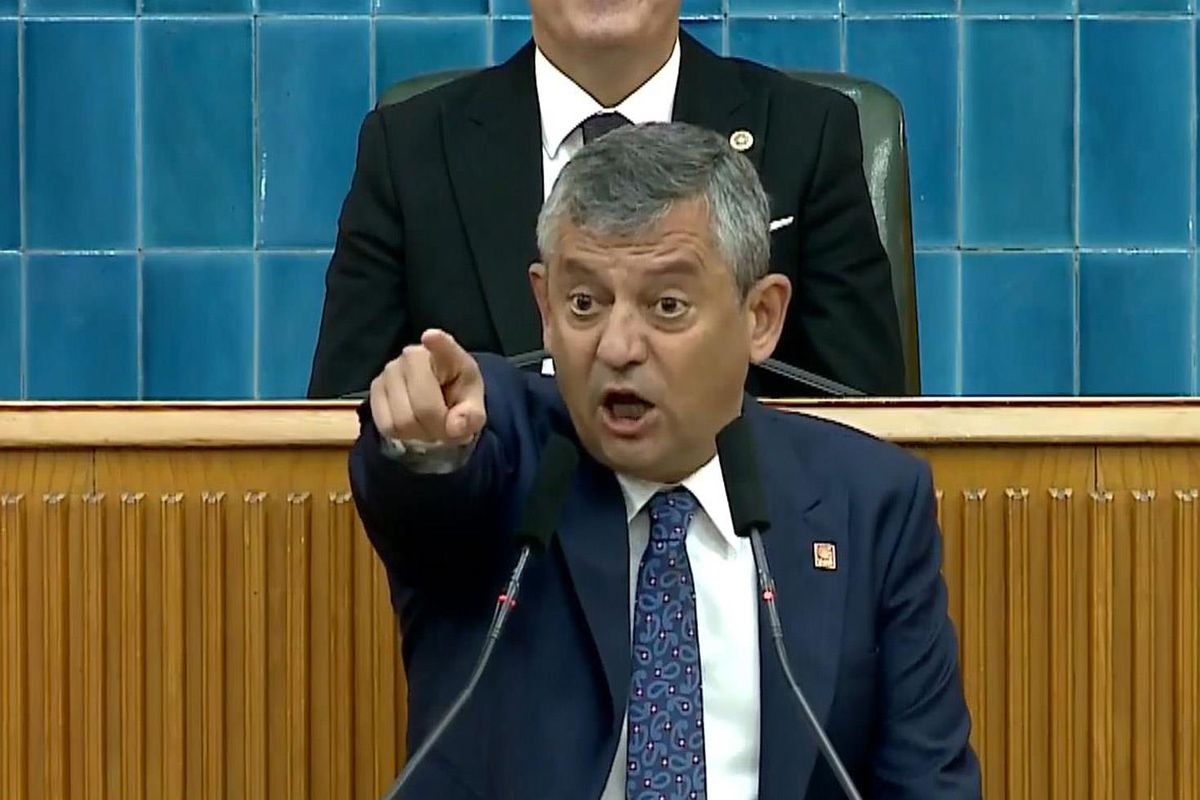 Özgür Özel atılan slogana kızdı: Hep sen başlatıyorsun, yapma