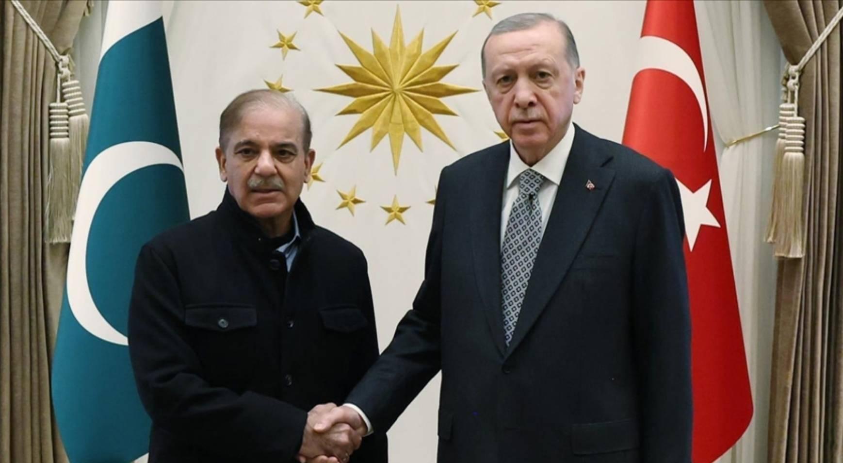 Pakistan Başbakanı, liderliği için Cumhurbaşkanı Erdoğan'a teşekkür etti