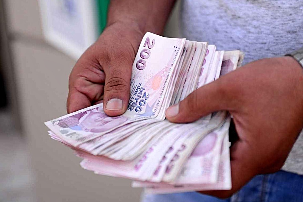 Petrol piyasası alev aldı! Benzine gece yarısı zam geliyor