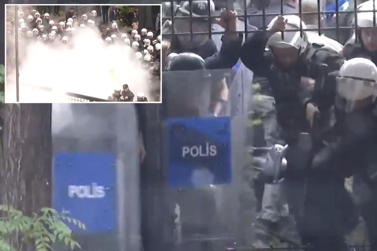 Polis tahliye için CHP Genel Merkezi'nde! Arbede çıktı