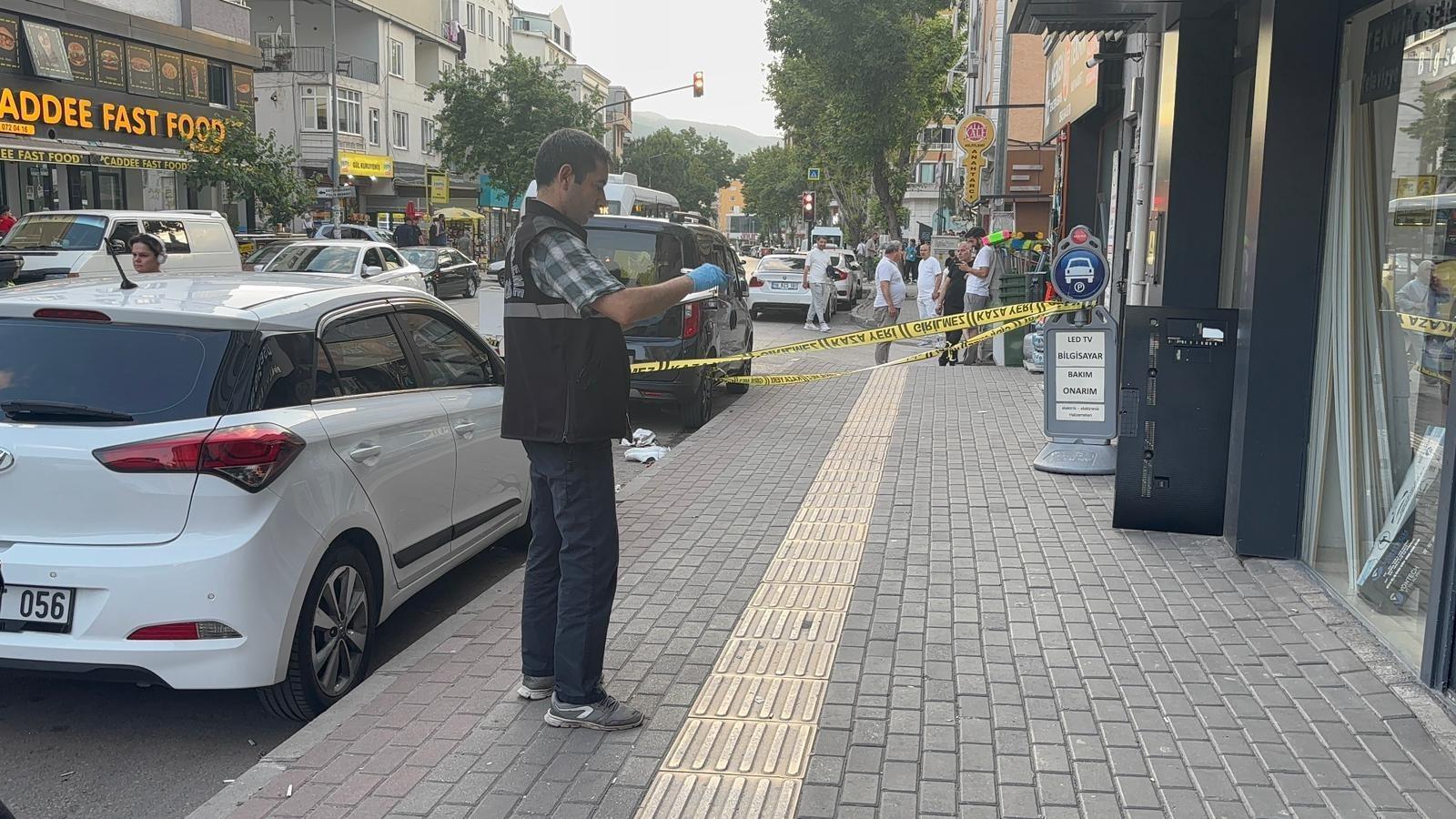 Sanal medyada tartıştıktan sonra buluşan iki grubun bıçaklı kavgası: 1 ölü, 1 yaralı