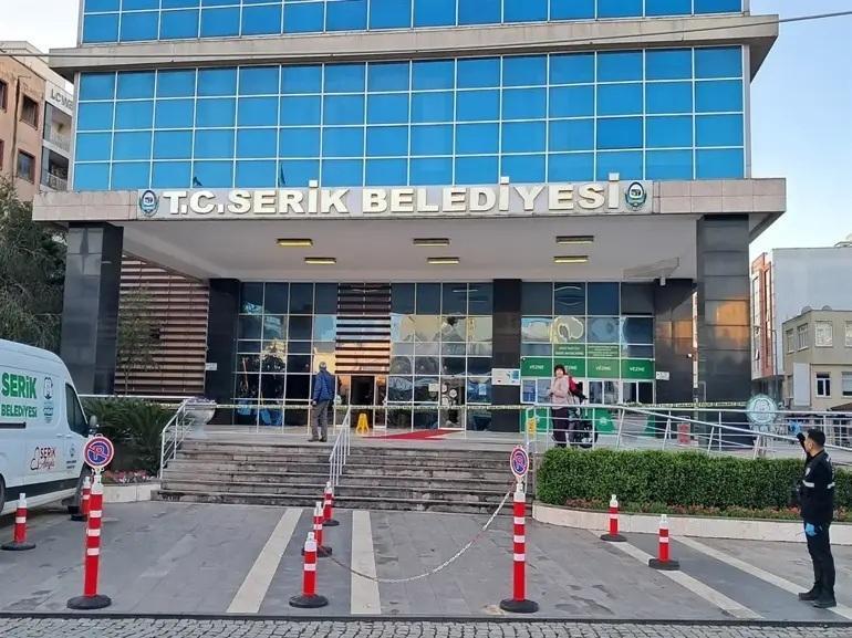 Serik Belediyesi'ne 'dolandırıcılık' ve 'evrakta sahtecilik' operasyonu! WhatsApp yazışmaları sonrası 4 tutuklama