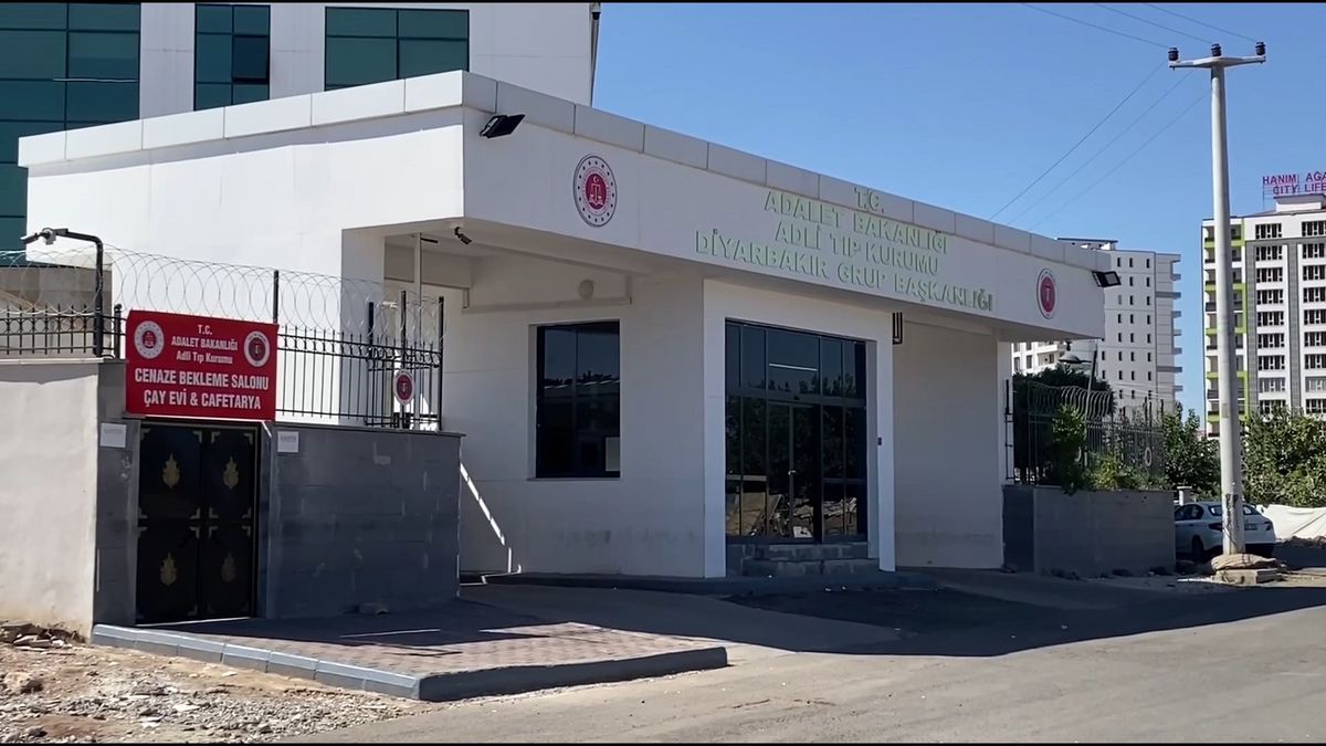 Tartıştığı babasını tabancayla vurarak öldürdü