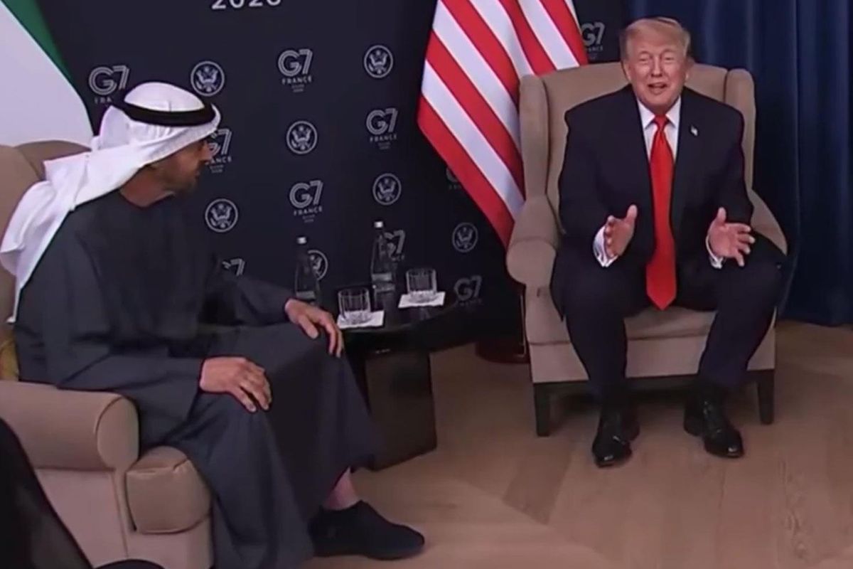 Trump, BAE Devlet Başkanı Al Nahyan ile kameralar önünde dalga geçti