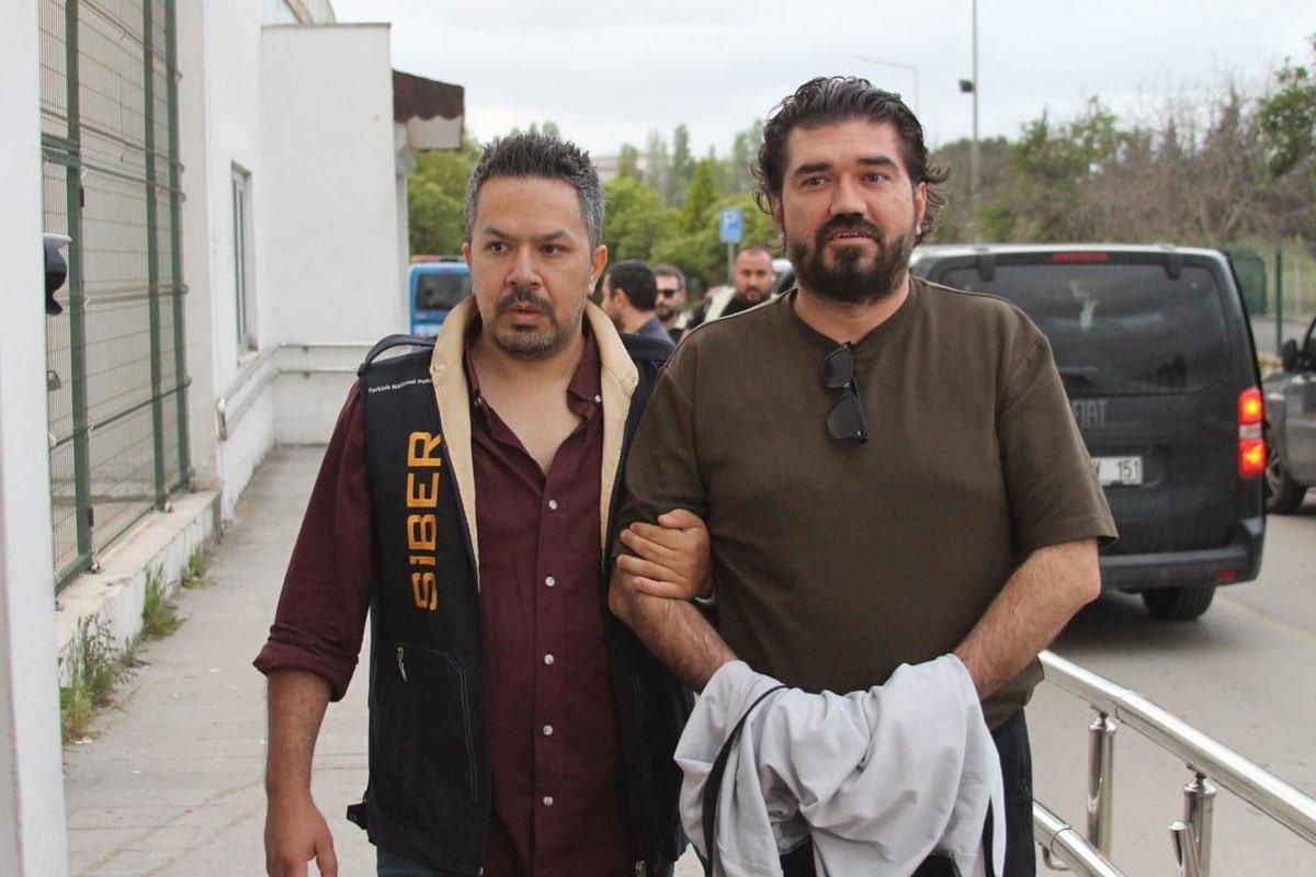 Ünlü hukukçudan Rasim Ozan Kütahyalı'nın gözaltı sürecine sert tepki
