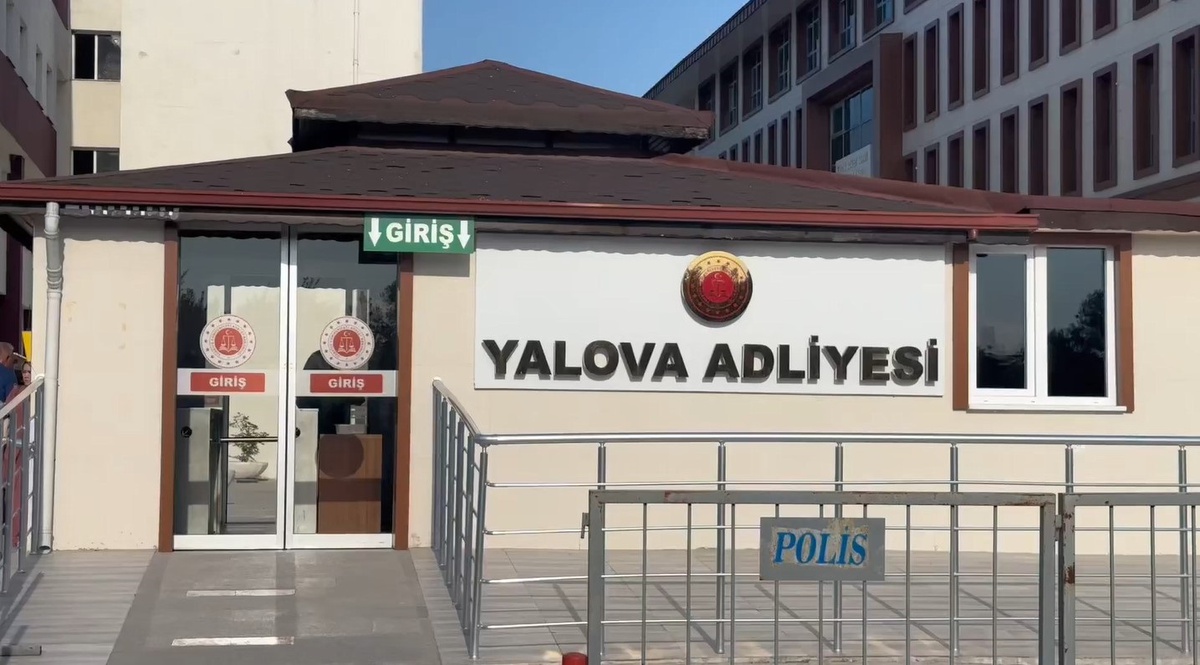 Yalova Adliyesi'nde zimmet iddiasıyla müdür dahil 2 personel tutuklandı