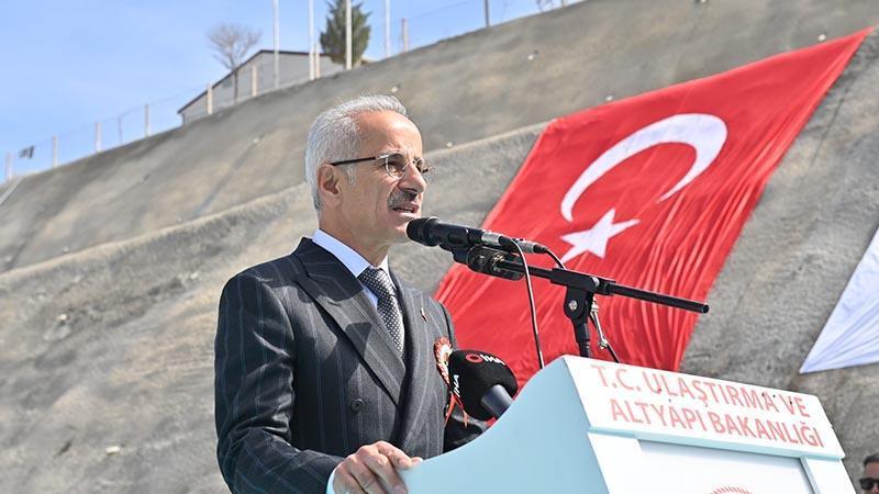 Bakan Uraloğlu: 42 ili birbirine bağlayacak proje, devlet yolundaki trafik yükünü azaltacak