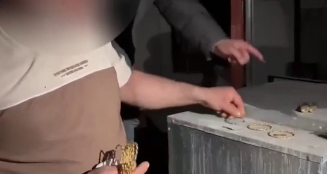 Bilezikler için anneyi ve oğlunu öldüren katil morga gidip, olayı gerçekleştirenleri gördüğünü söylemiş