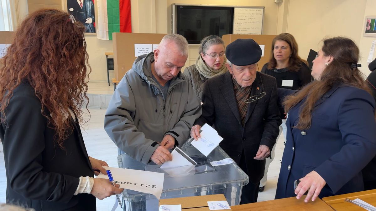 Bulgaristan seçimleri başladı! Vatandaşlar Avcılar'da sandık başına gitti