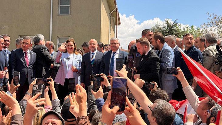 CHP'den AK Parti'ye geçen Afyonkarahisar Belediye Başkanı Burcu Köksal: Şehrimizi büyüten her adımın yanındayız