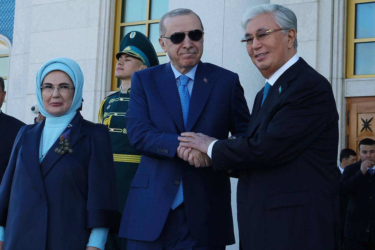 Cumhurbaşkanı Erdoğan Kazakistan'da! Resmi törenle karşılandı