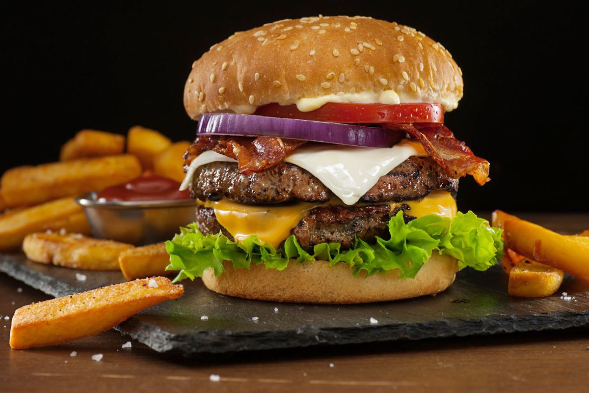 Dev hamburger zincirine kayyum atandı