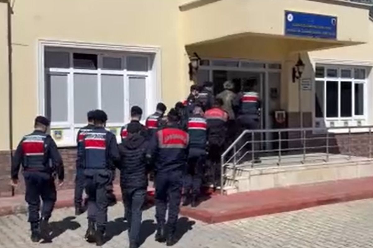 Doktor zehir taciri çıktı: 6 gözaltı