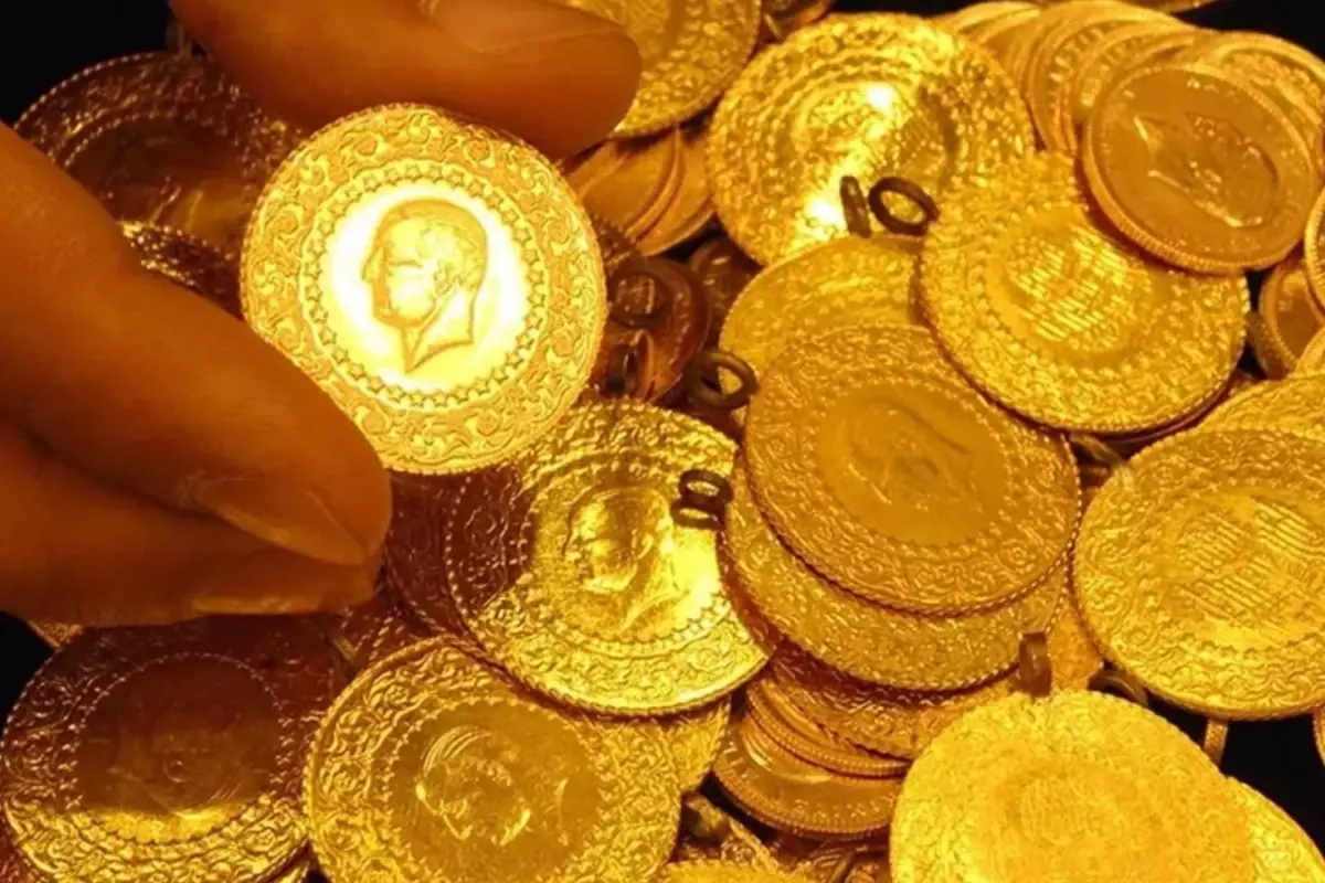 Kayıp çift hanelere ulaştı! Parasını altına yatıranlar şokta