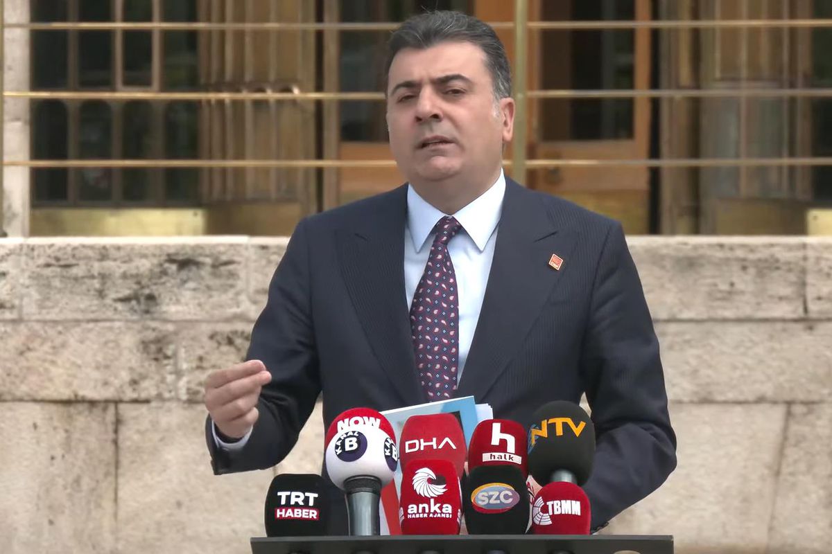 Özgür Özel'in sözcüsünde tarihi çağrı: Bu saatten sonra kurultayın toplanmaması suçtur
