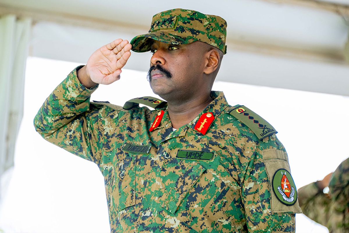 Ugandalı General bir kez daha Türkiye'yi hedef aldı: Türkler yerine Çinlilere verelim